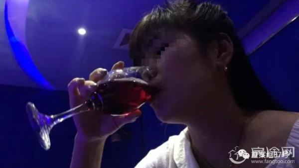 记者卧底酒托女骗局20元红酒卖几千