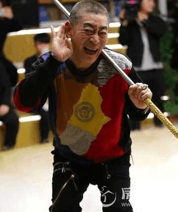 六小龄童表演猴戏因撞期鹿晗遭驱赶