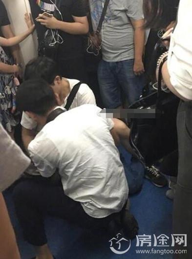 地铁色狼咬伤民警获刑：中年男裸露下体对女孩做不雅动作（图）