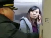 高铁扒门女子是怎么回应的 高铁扒门女子个人资料是什么