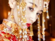 王子文穿中式新娘装眼神魅惑 红唇吸睛魅力爆棚