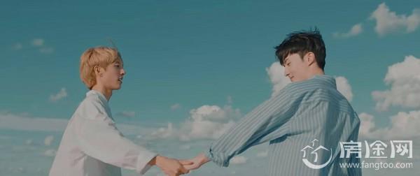 韩国第一个同志偶像出道 公然自曝同性恋身份 拍男男躺床热吻18禁MV