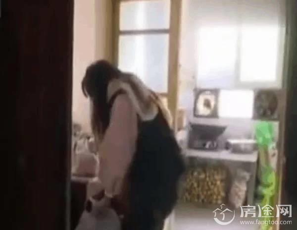 女子每天和7个男人同睡一房
