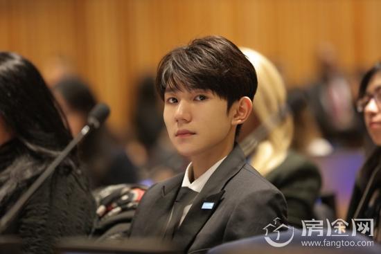 王源出席联合国青年论坛 接机视频流出 与国外保镖上演“生死时速”是怎么回事？