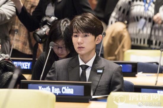 王源出席联合国青年论坛 接机视频流出 与国外保镖上演“生死时速”是怎么回事？