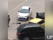 浙江天台县白色车辆撞黄色车视频是怎么回事？ 浙江天台县纠纷撞死人是真的