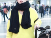 马思纯穿黄色毛衣素颜现身机场 独自推大行李箱变身女汉子毫无偶像包袱