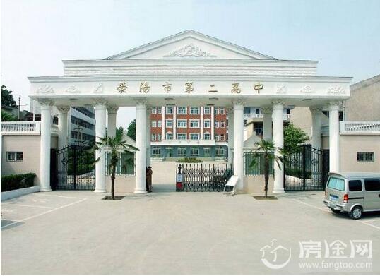 女生遭班主任强奸割脉背后