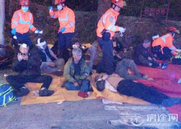 香港双层巴士侧翻惊人内幕 迟到10分钟乘客怒骂司机愤而飙车 致19死62伤司机身份被扒