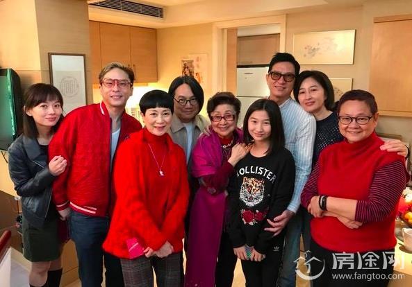 张家辉12岁女儿罕见曝光 跟妈妈关咏荷一模一样 关咏荷张家辉女儿近照曝光
