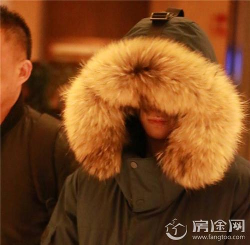 易烊千玺穿棉服 宛若熊宝宝