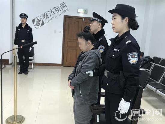 开车门撞死骑车者