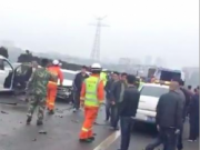 G85渝昆高速宜宾段车祸：多车相撞事故致11人伤