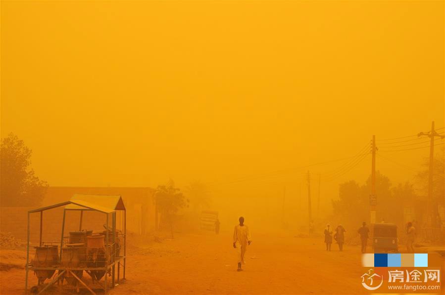 苏丹遭强沙尘暴袭击