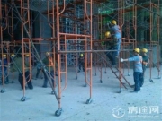 阿根廷在建华人超市发生事故 多名建筑工人跌下脚手架受伤