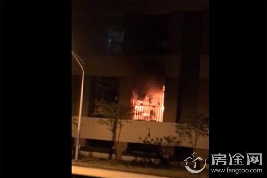 华南师范大学宿舍起火现场火势凶猛