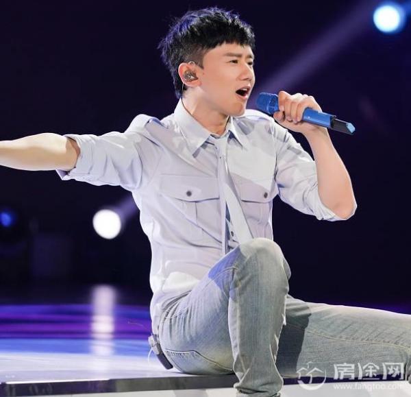 张杰表演现场忘词