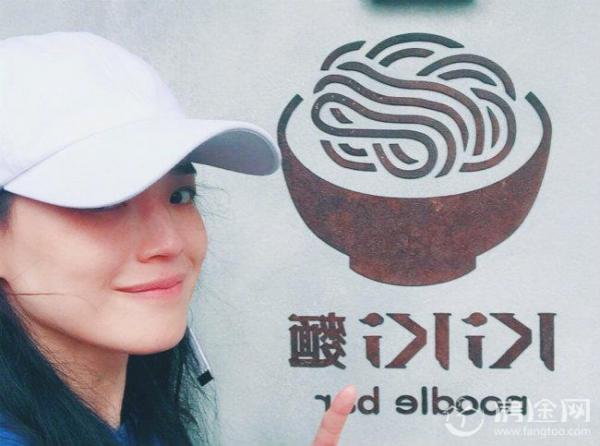 舒淇晒评委工作照