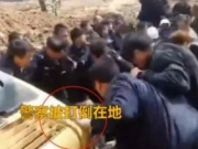 河南舞钢辅警遭保安围殴打伤 一嫌疑人被刑拘其余在逃
